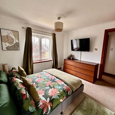Apartment With Parking, Close To The Raigmore Hospital 因弗内斯 外观 照片