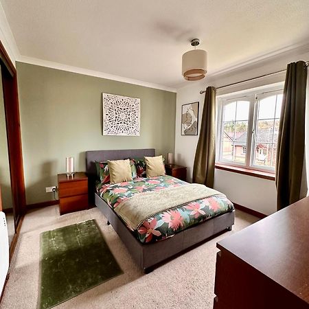 Apartment With Parking, Close To The Raigmore Hospital 因弗内斯 外观 照片